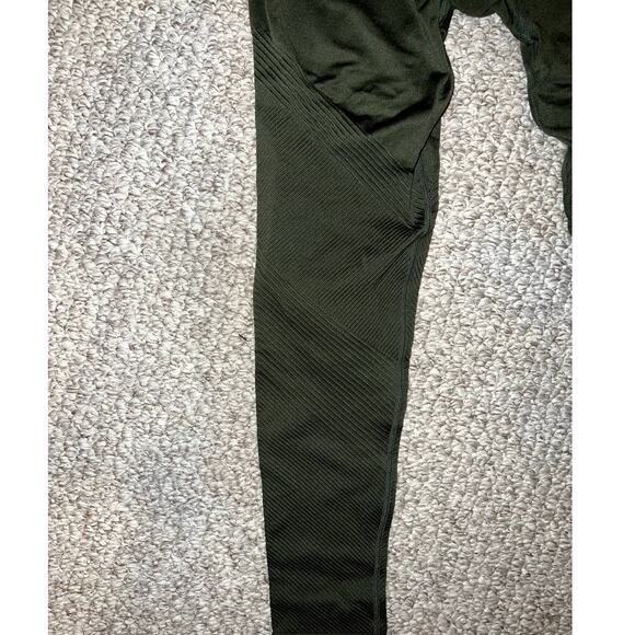 Fabletics Mid-Rise Seamless Rib 7/8 leggings size M - Picture 2 of 5